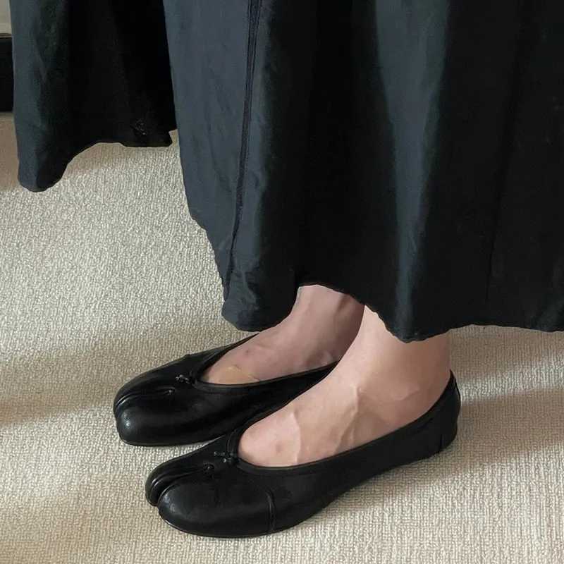 New Soft Leather Split Toe Women Tabi Ballet Flats Spring Autumn Comfortable Walking Lazy Loafers Casual Girls Dance Shoes X260514