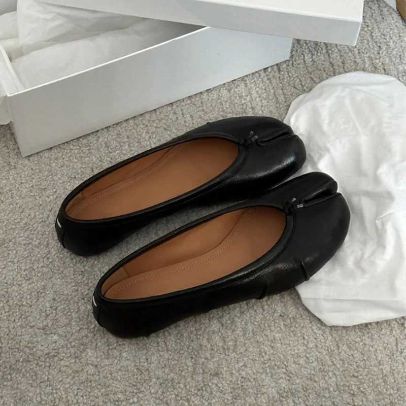 New Soft Leather Split Toe Women Tabi Ballet Flats Spring Autumn Comfortable Walking Lazy Loafers Casual Girls Dance Shoes X260514