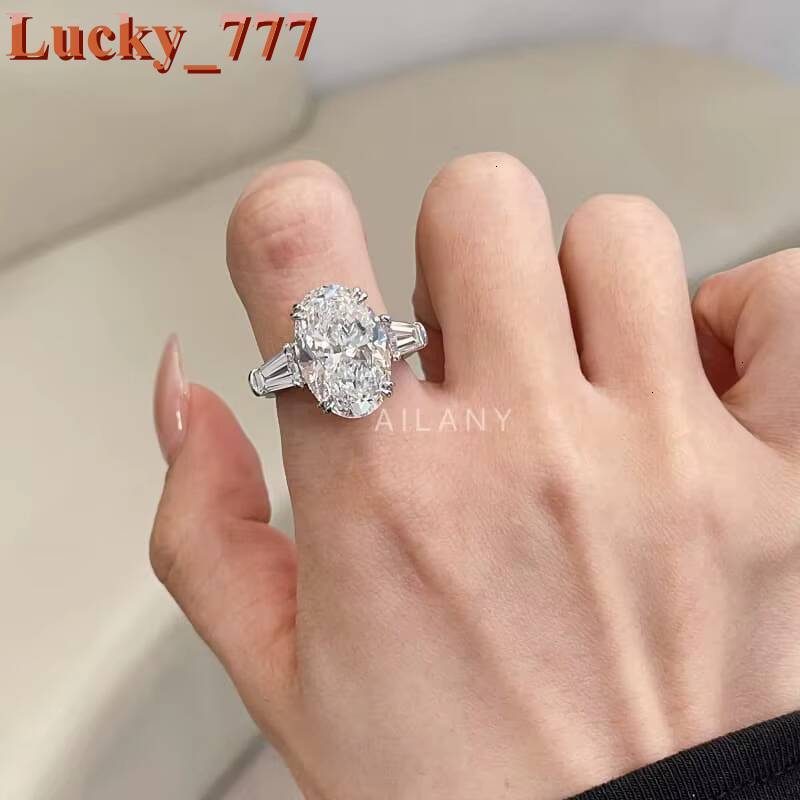 Lab Grown Diamond Oval Cut CVD/HPHT 4.5CT IGI Certificate Classic Three-stone PT950 Platinum Plated Womens D Diamond Ring