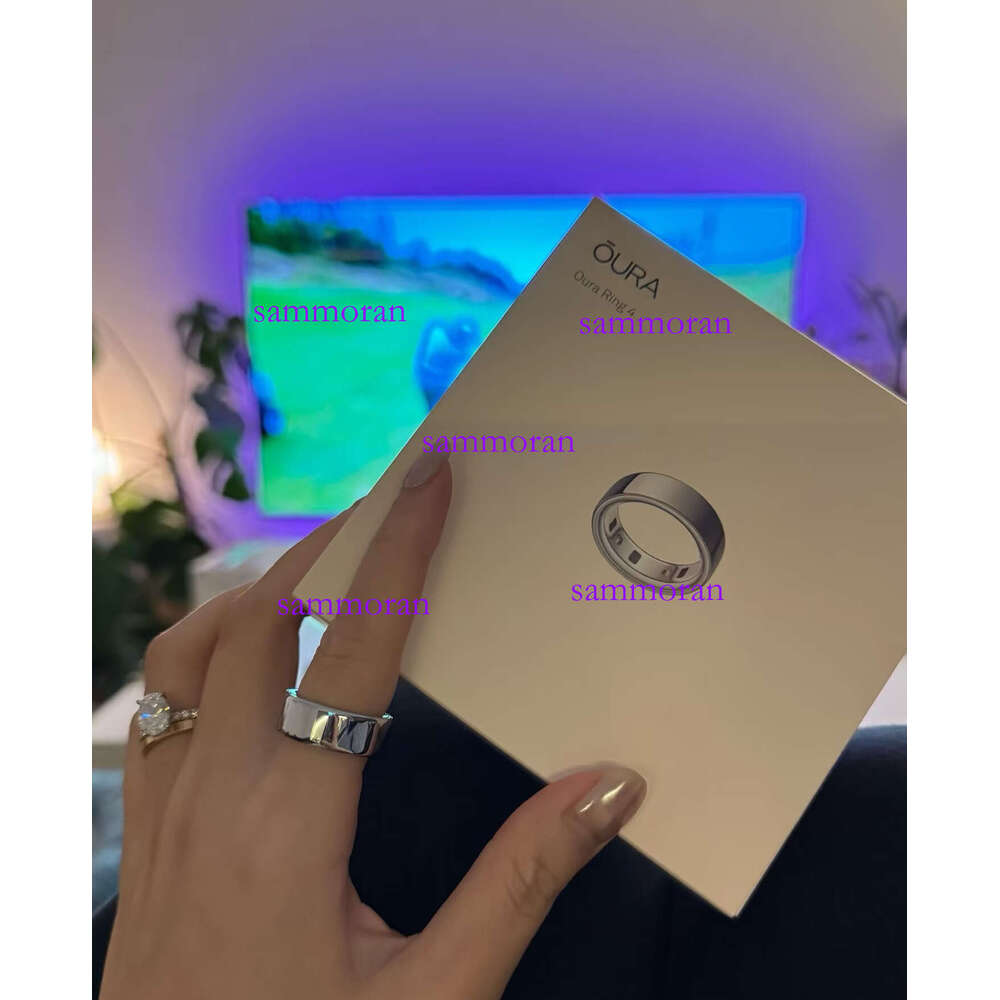 Bright Silver Oura Ring 4: Premium Health Monitoring Bracelet Available Now!