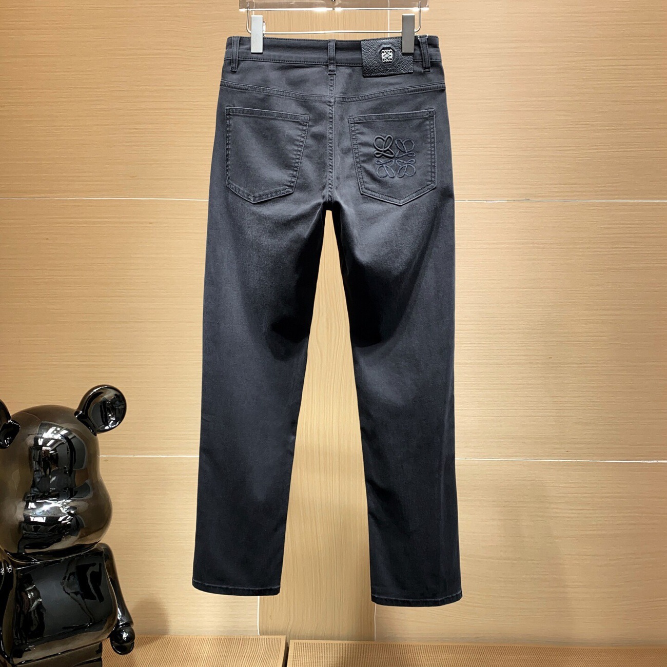 Korean-style luxurious high-end men's denim trousers, European version naturally washed textured slim straight pants, Spring 2026