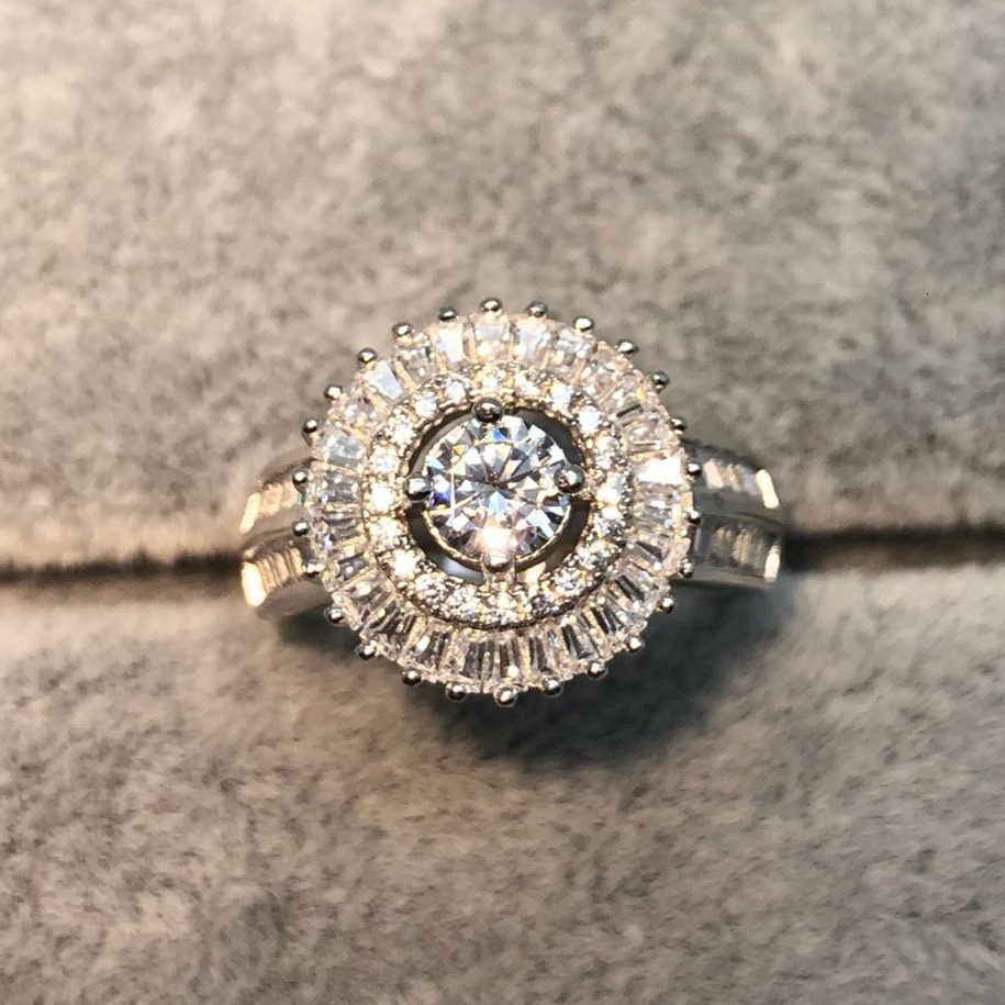 Direct Selling Various Styles Handmade 18K Solid Gold Romantic 1.0CT Round Diamonds Moissanite S925 Sterling SILVER Halo Women Wedding Rings Jewelry