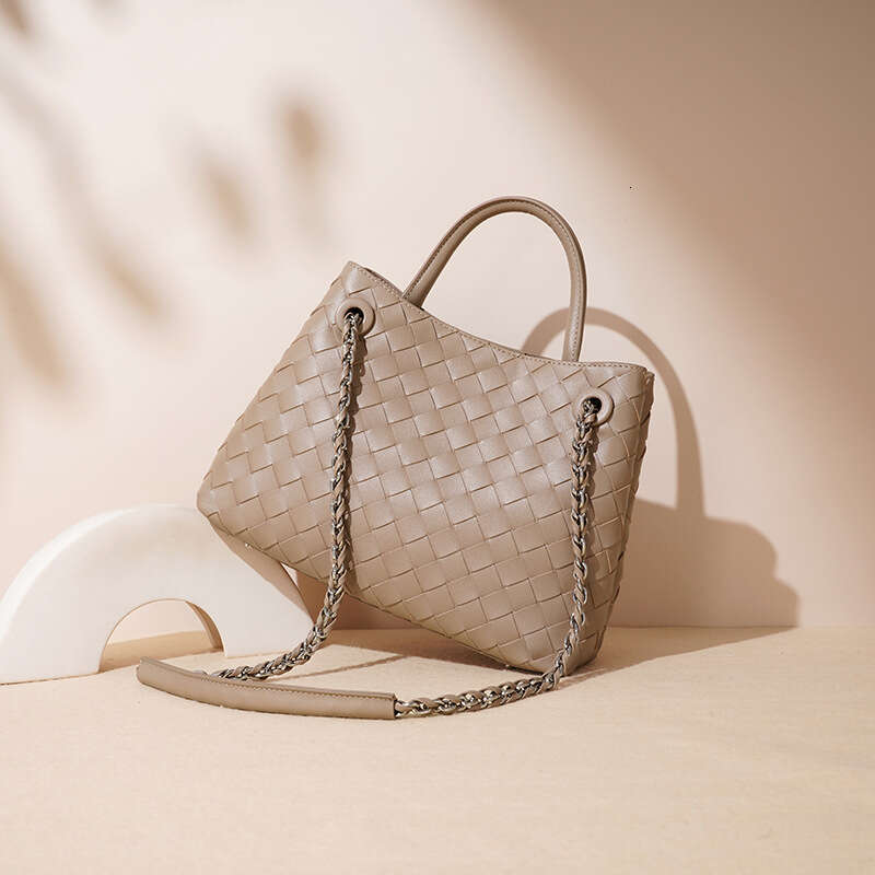 Niche Luxury Genuine Leather Handwoven Shoulder Bag Large Capacity High End Office Commuter Cross Border Daily Travel Women Handbag SENYY
