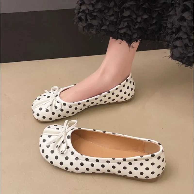 Luxury Brand Spring Retro Womens Bow Split Hoof Toe Single Shoes Comfortable Rubber Bottom Ladies Tabi Ninja Ballet Flat Shoes X260514