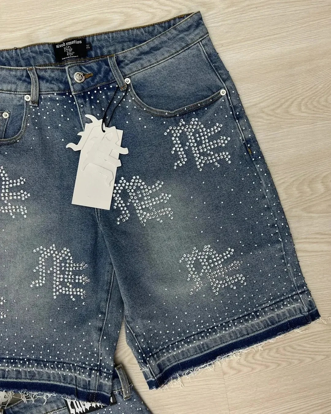 Mixed Emotion Streetwear American Retro Jeans Mens Hip Hop Sequined Shiny Denim Shorts Vintage Washed Blue Baggy Shorts 260514 - view 3