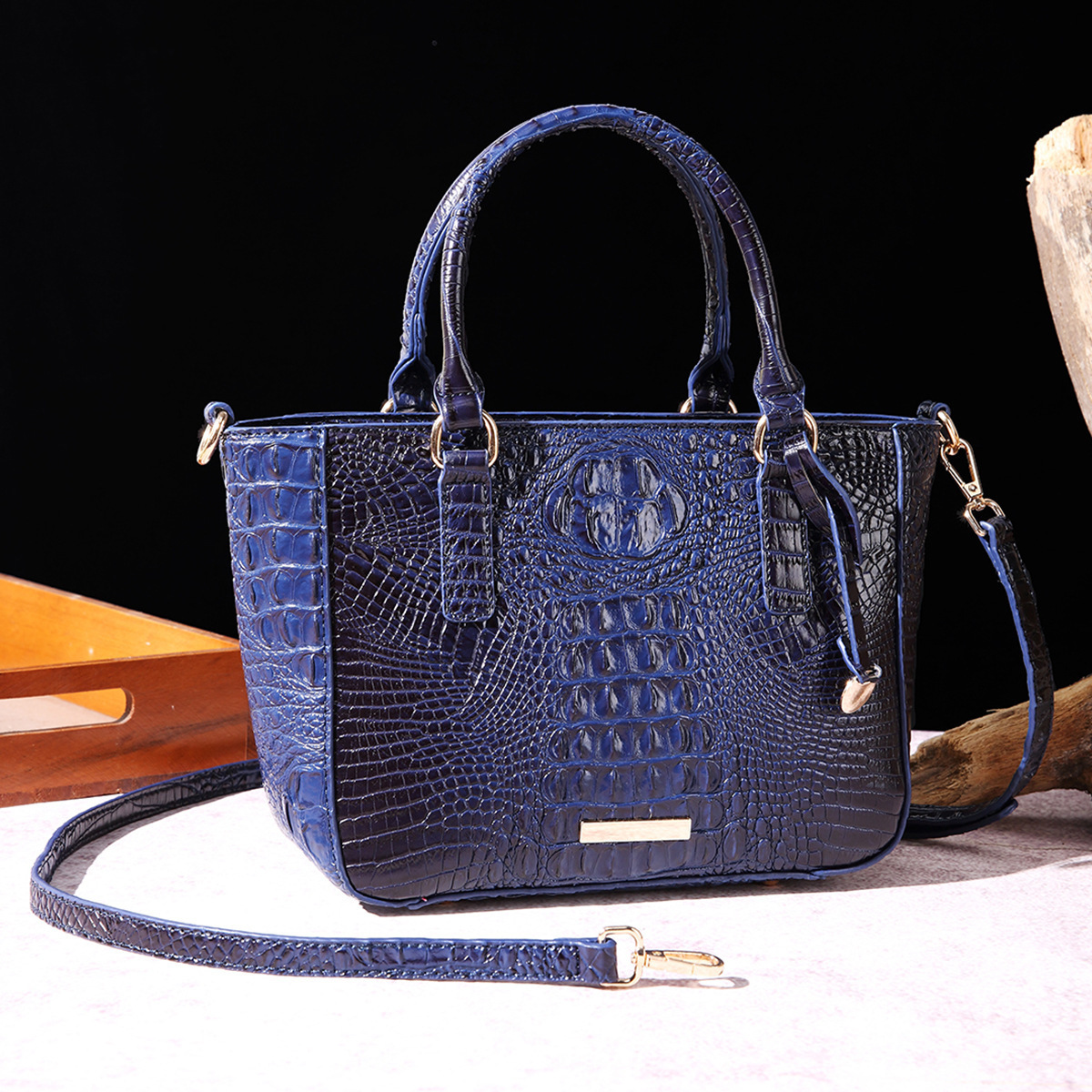 2023 Handheld Underarm Crossbody Tote Womens Bag with Brahman Pattern 240827Z
