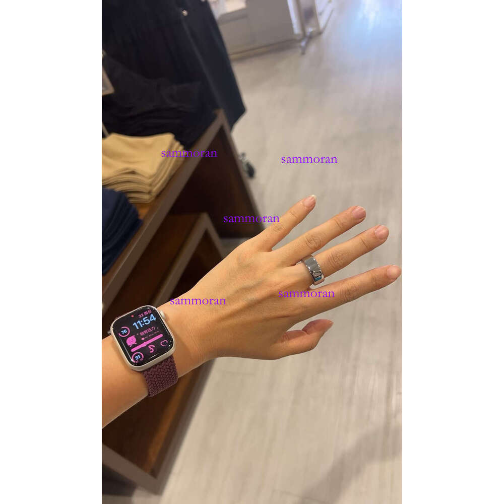 Bright Silver Oura Ring 4: Premium Health Monitoring Bracelet Available Now!