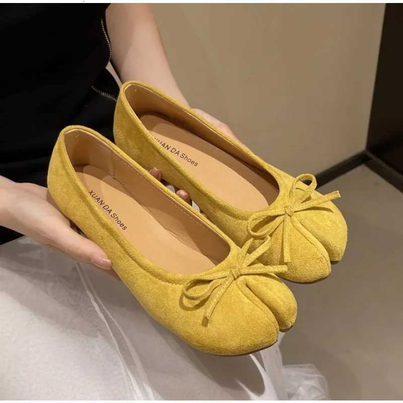 Luxury Brand Spring Retro Womens Bow Split Hoof Toe Single Shoes Comfortable Rubber Bottom Ladies Tabi Ninja Ballet Flat Shoes X260514