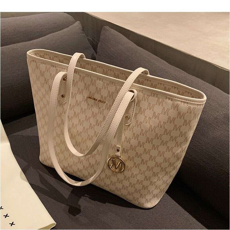 New French Cherry Blossom Tote for Women Commuting Niche Ins Handbag Large Capacity Shoulder Bag dh911049194