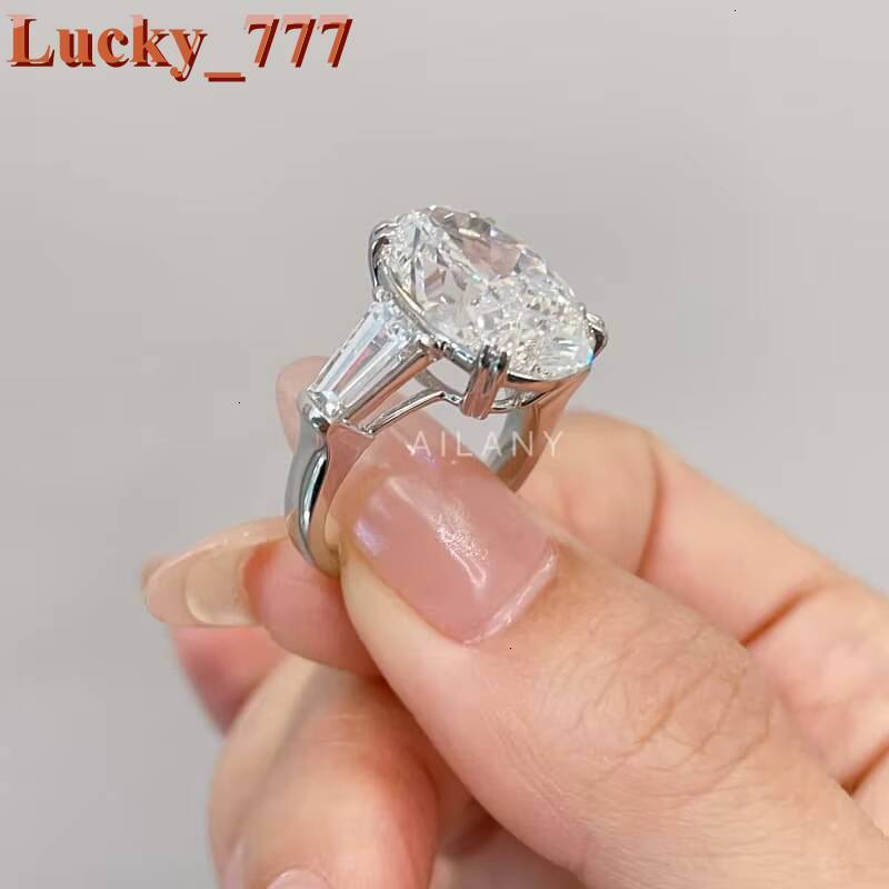 Lab Grown Diamond Oval Cut CVD/HPHT 4.5CT IGI Certificate Classic Three-stone PT950 Platinum Plated Womens D Diamond Ring