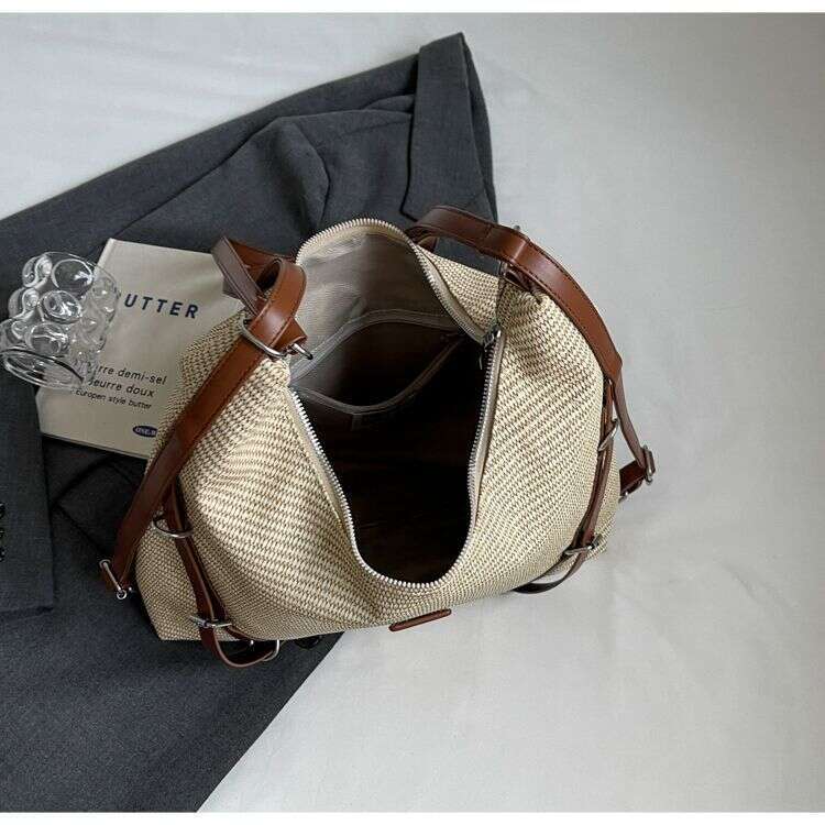 Vintage-style women's tote bag, high aesthetic value, large capacity, versatile for commuting, light luxury single-shoulder premium backpack