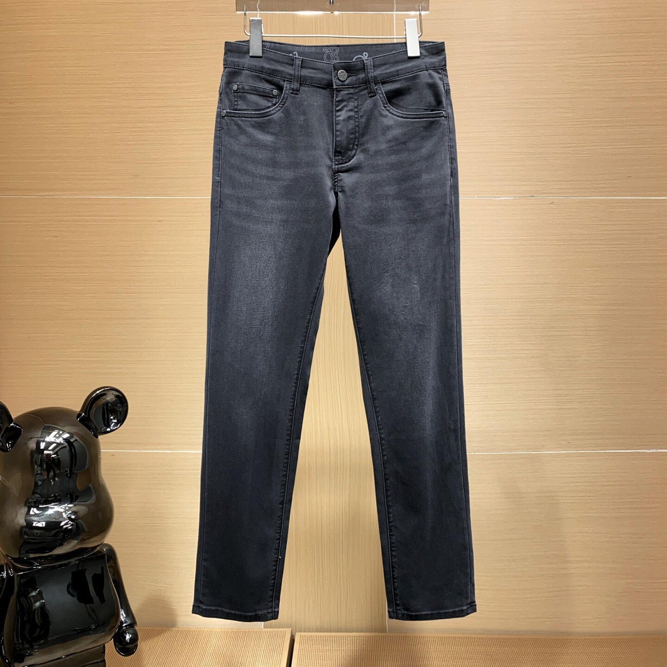 Korean-style luxurious high-end men's denim trousers, European version naturally washed textured slim straight pants, Spring 2026