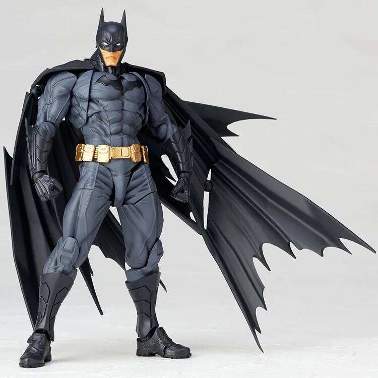 Batman 15cm Moveable PVC Action Figure Collectible Model Toy 26W0514