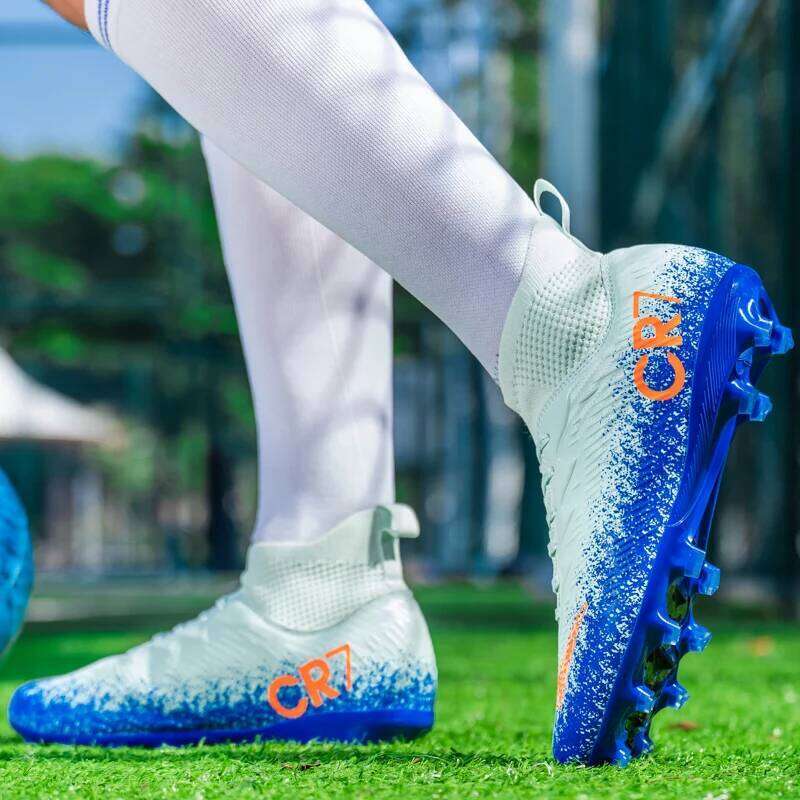 Autumn Hot Selling Shock-absorbing Adult Football Soft and Stable Sports Rebound Wrapped Lightweight Nail Shoes 26L0515