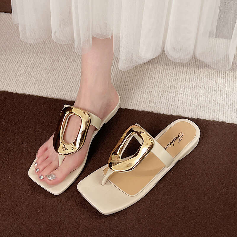 New Square-Toed Open-Toed Flip-Flops for Women, Summer Outdoor Fashionable Versatile Casual Metal Buckle Niche Sandals