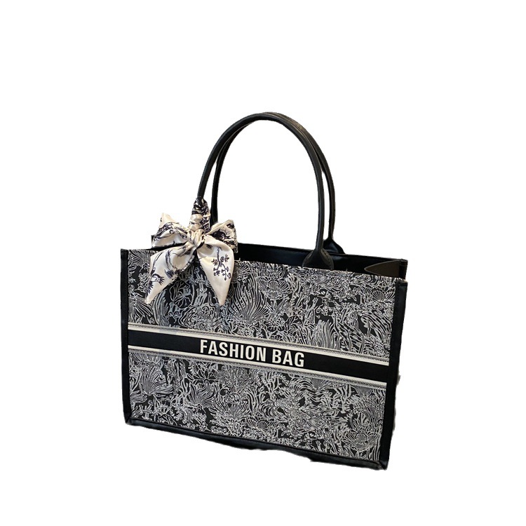 luxury designer bag 2026 New Women's Large Capacity Tote Bag, Fashion Embroidery Shoulder Underarm Purse, High-End Commuter Casual Handbag