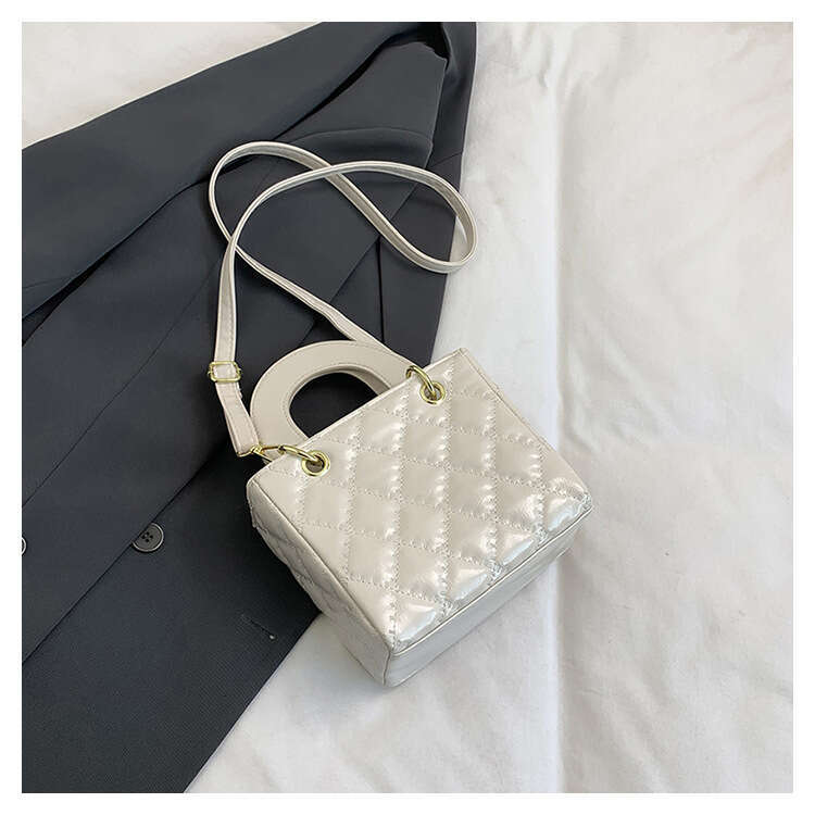 Wholesale Fashion Textured Quilted Handbag Small Square for Women Spring New Stylish Shoulder Commuter Crossbody Bag