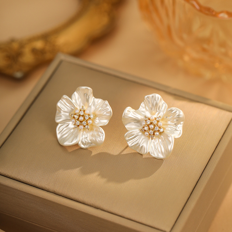 Earings Designer For Women Real Gold Plated Flower Stud Earrings With Artificial Pearl & Zircon Silver Needle Elegant Women Jewelry