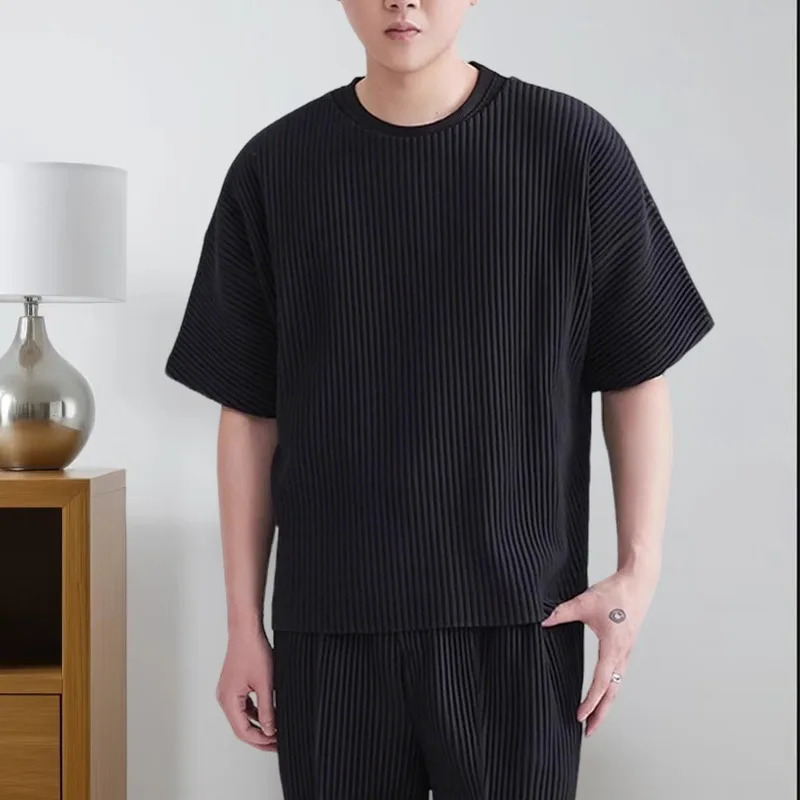 Miyake Pleated T-shirt Short Sleeve Men Fold Top Round Neck Loose Casual Five-quarter Sleeve Solid Summer Pleat T-shirt 260514
