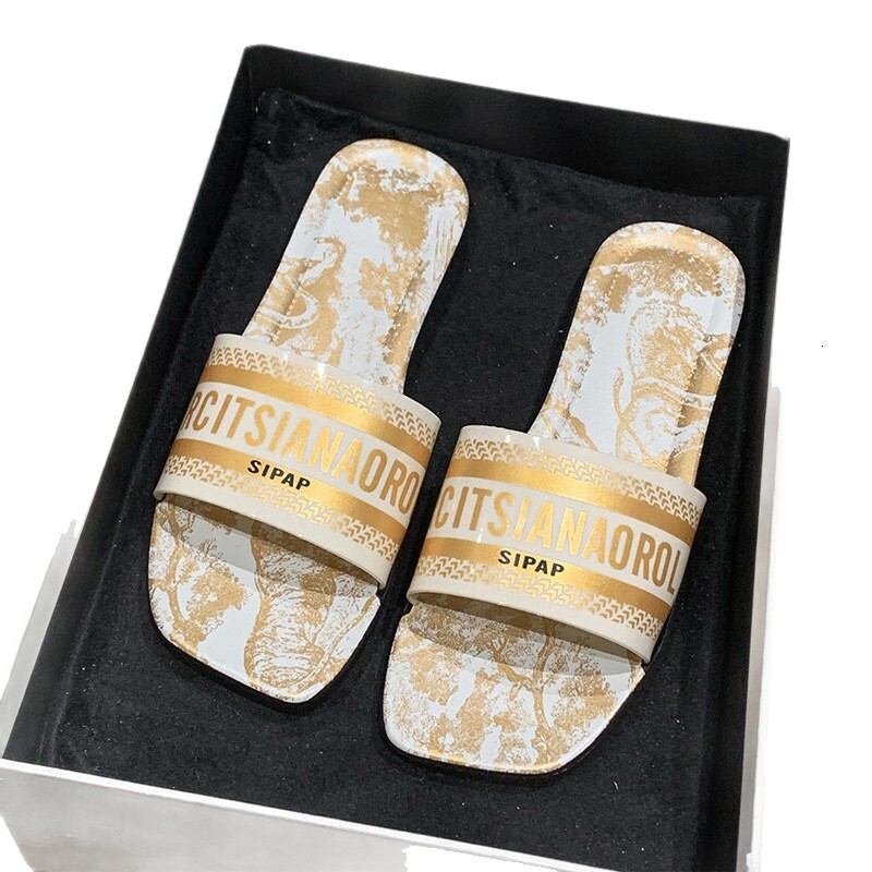 Flat Slippers Women Gold Print Letter Strap Designer Flat Slide Sandals For Summer Beach Casual Wear