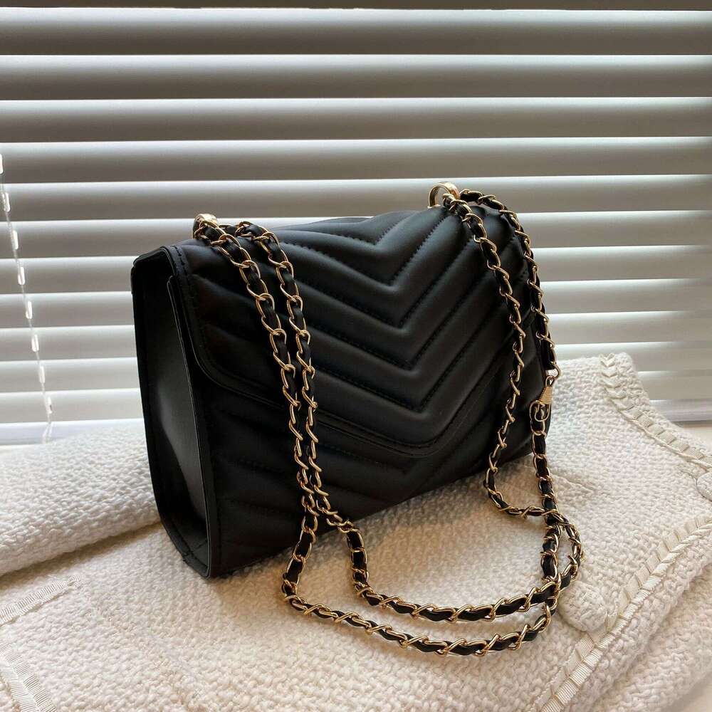 New chain for women, casual small square with textured stitching, Korean-style shoulder bag, fashionable and versatile women's bag