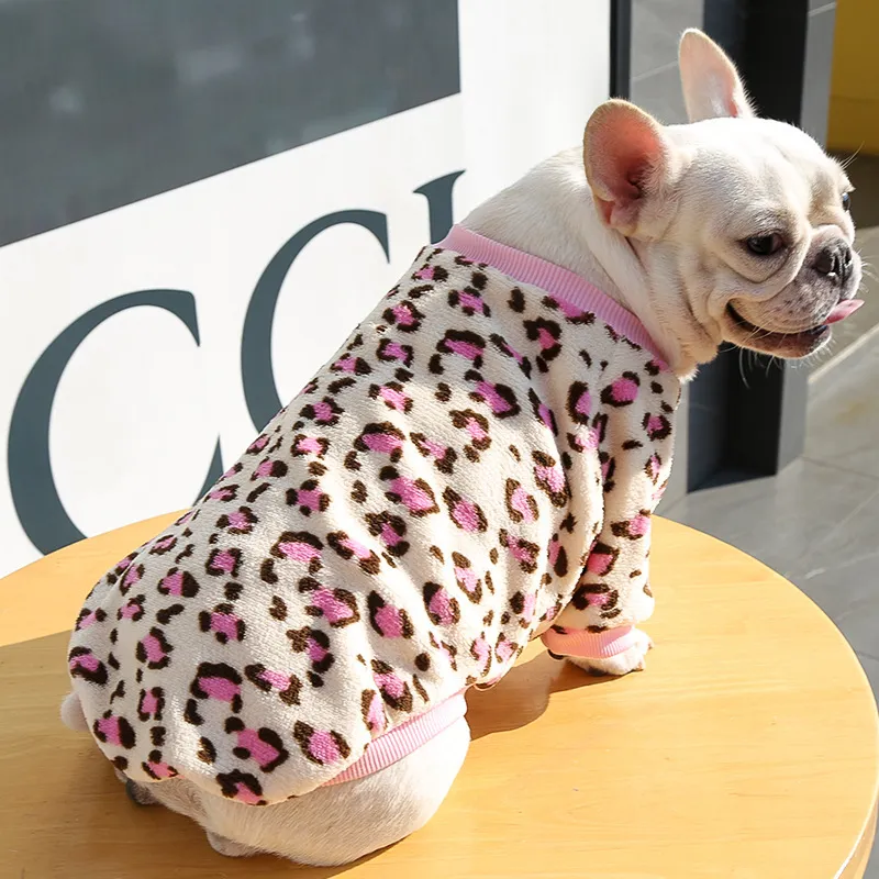 Festive Seasonal Ensembles: Adorable Pet Clothes Featuring Bulldogs, Kittens & More HF42