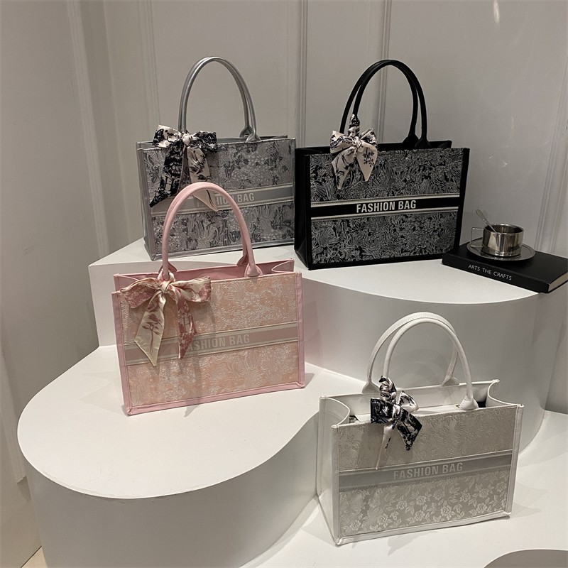 luxury designer bag 2026 New Women's Large Capacity Tote Bag, Fashion Embroidery Shoulder Underarm Purse, High-End Commuter Casual Handbag