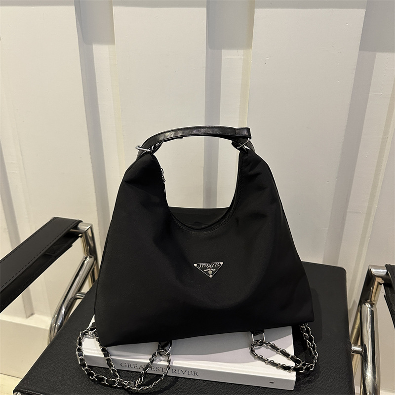 2026 New Versatile Luxury Trendy Designer Tote Bag Large Capacity Commuter Leisure Shoulder Bag for Women