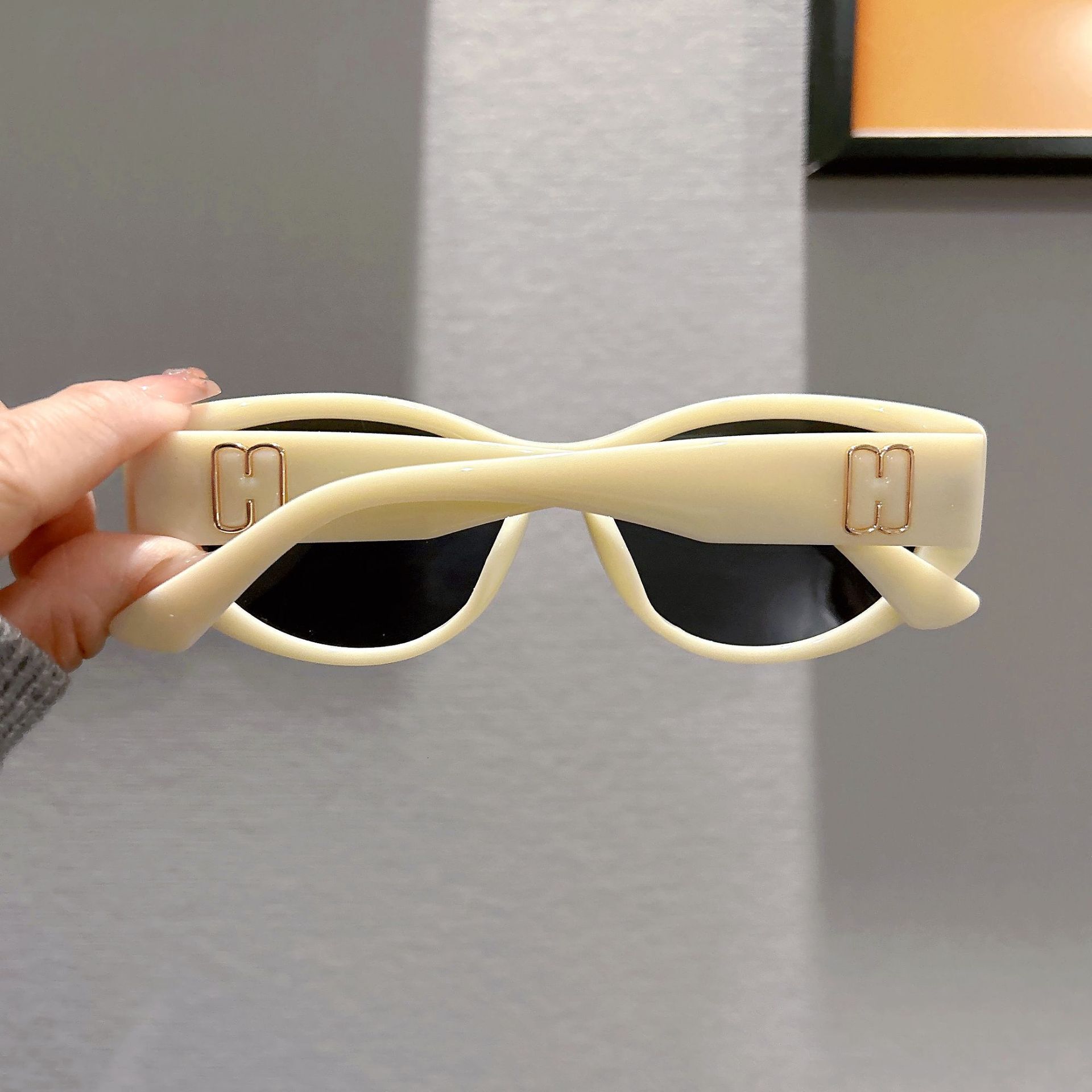Luxury brands designer 2026 New Womens Korean Style Cat-Eye Sunglasses Small Frame TR Polarized UV400 Anti-UV with H Letter Logo Streetwear Shades for