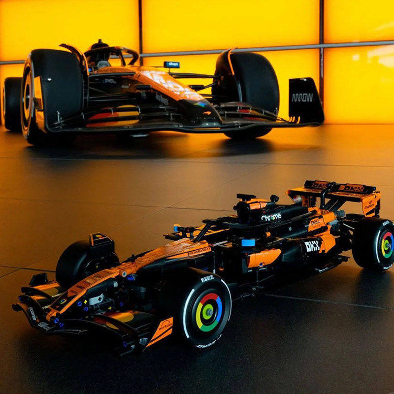 Cross-border new set of building blocks - mechanical group 42228 - McLaren F1 racing car assembly toy gift