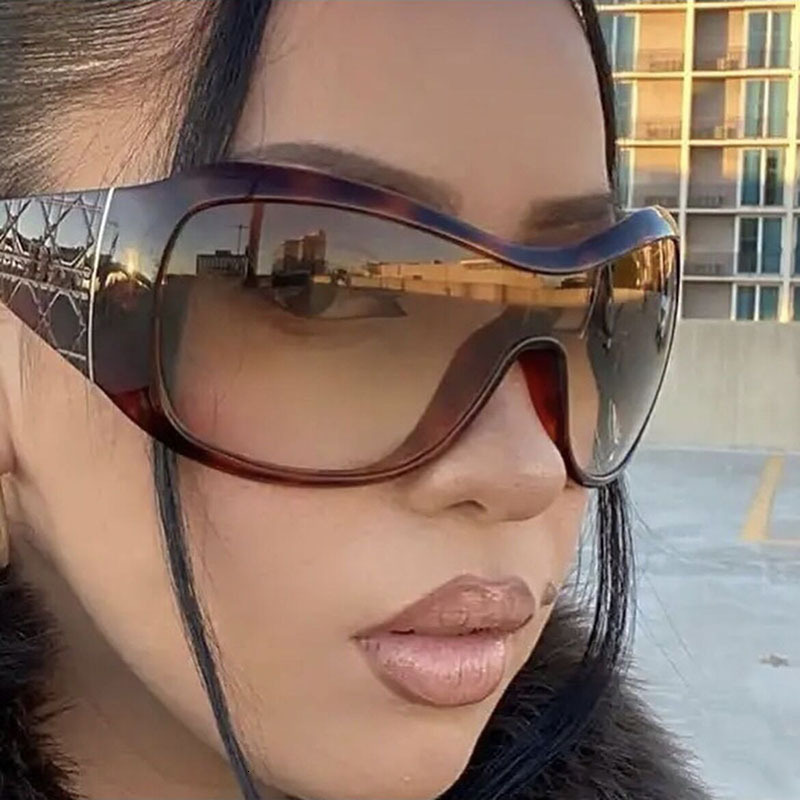 Luxury brands designer 2026 New Unisex Trendy Y2K Shield Sunglasses Oversized One-Piece UV400 Anti-UV Wraparound Streetwear Sport Shades for Men Women