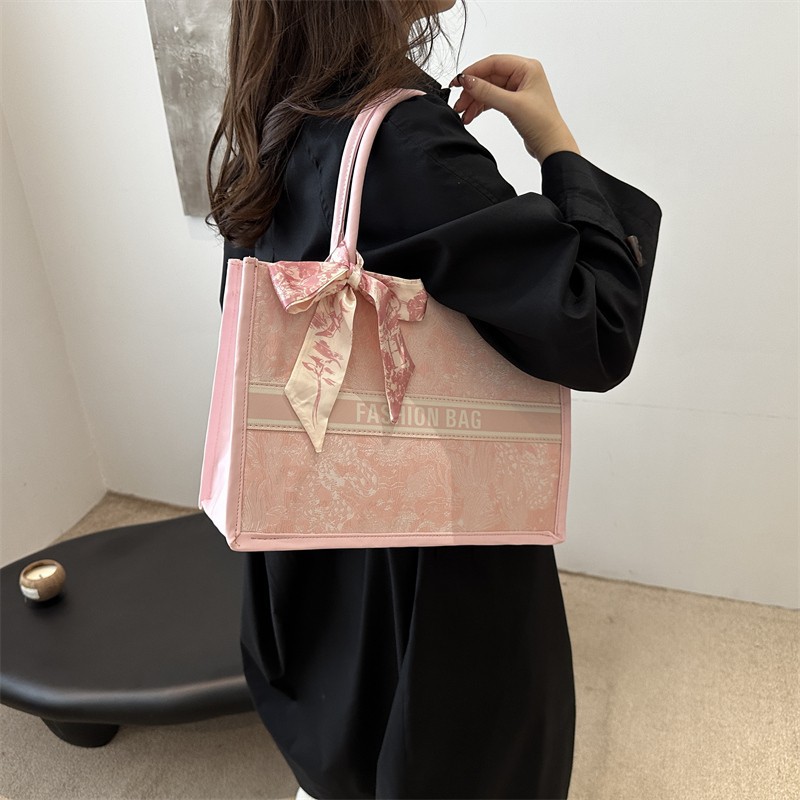 luxury designer bag 2026 New Women's Large Capacity Tote Bag, Fashion Embroidery Shoulder Underarm Purse, High-End Commuter Casual Handbag