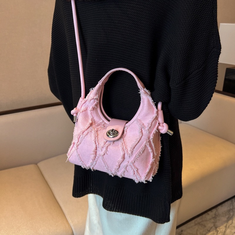 This Rhombus Denim Handbag Is Stylish, Simple , Suitable for Work, Commuting and Dating. H6.26