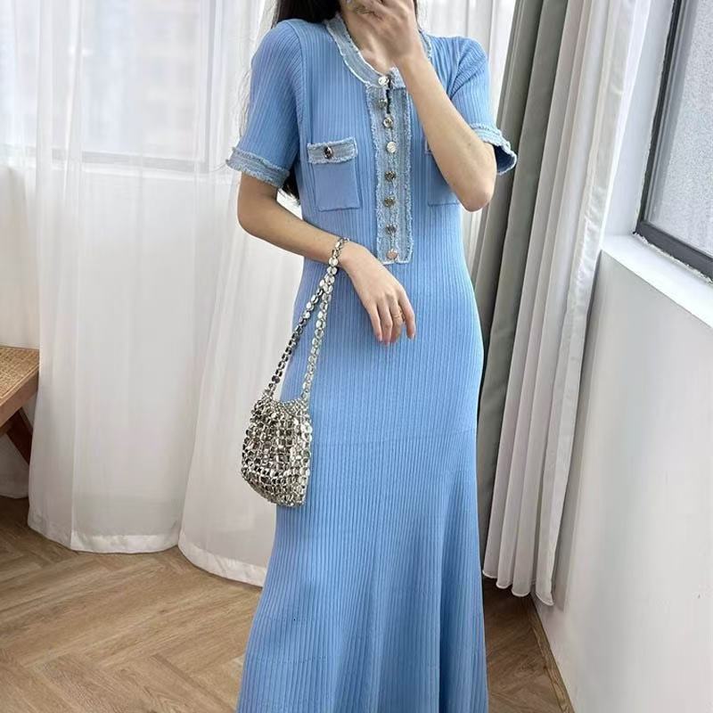 Designer European and American Style Denim Tassel Trim Patchwork Round Neck Metal Buckle Slim Fit Knitted Dress for Women Elastic Tight Bodycon