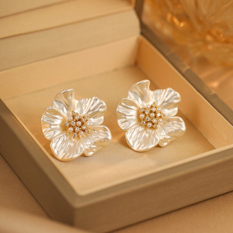 Earings Designer For Women Real Gold Plated Flower Stud Earrings With Artificial Pearl & Zircon Silver Needle Elegant Women Jewelry