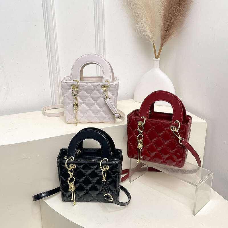 Wholesale Fashion Textured Quilted Handbag Small Square for Women Spring New Stylish Shoulder Commuter Crossbody Bag