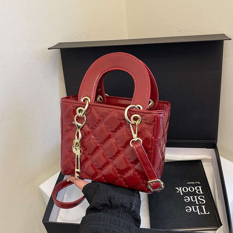 Wholesale Fashion Textured Quilted Handbag Small Square for Women Spring New Stylish Shoulder Commuter Crossbody Bag