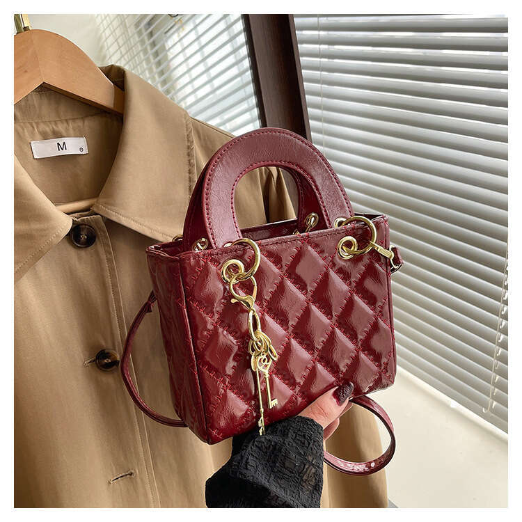 Wholesale Fashion Textured Quilted Handbag Small Square for Women Spring New Stylish Shoulder Commuter Crossbody Bag