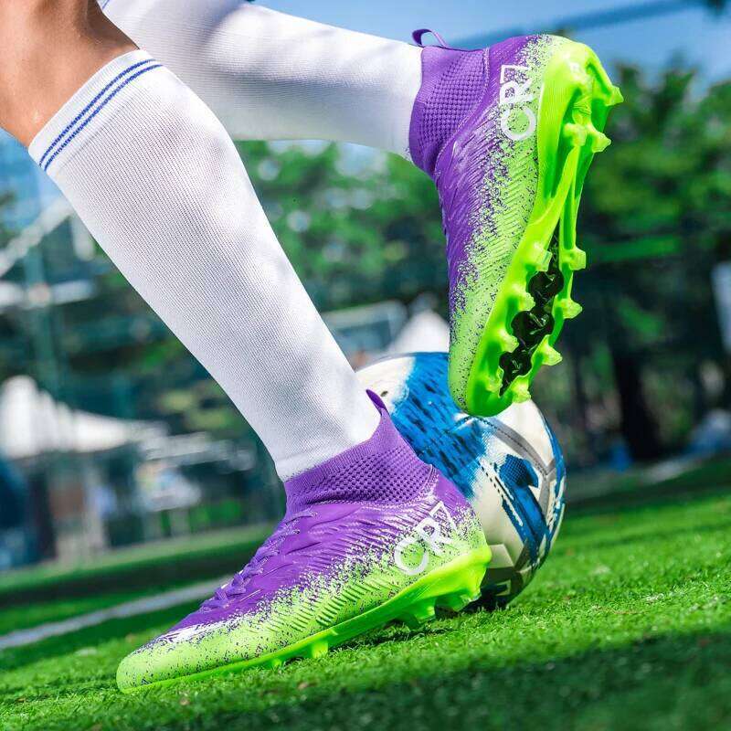 Autumn Hot Selling Shock-absorbing Adult Football Soft and Stable Sports Rebound Wrapped Lightweight Nail Shoes 26L0515