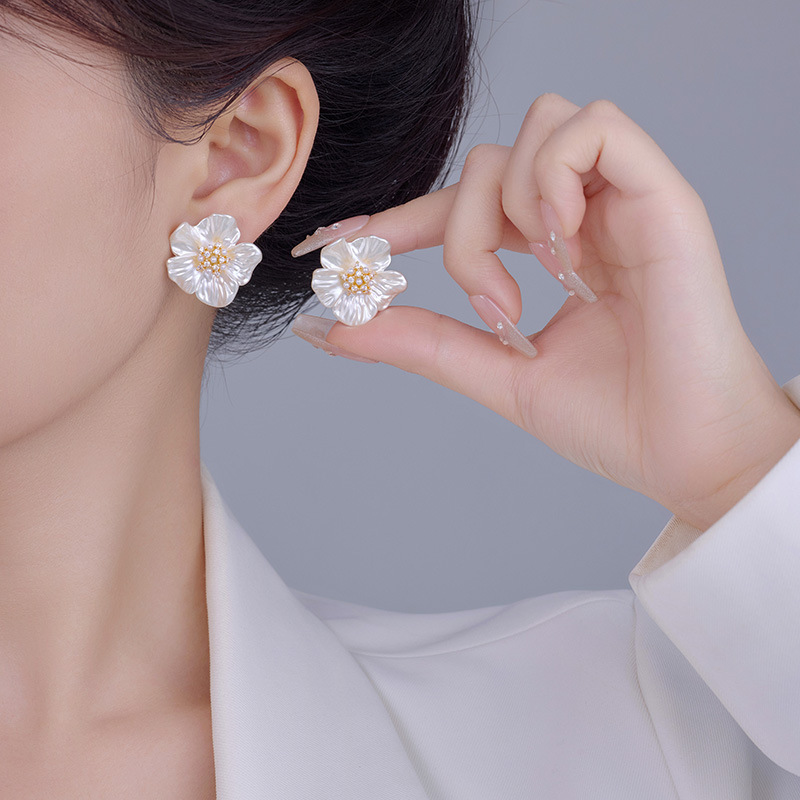 Earings Designer For Women Real Gold Plated Flower Stud Earrings With Artificial Pearl & Zircon Silver Needle Elegant Women Jewelry