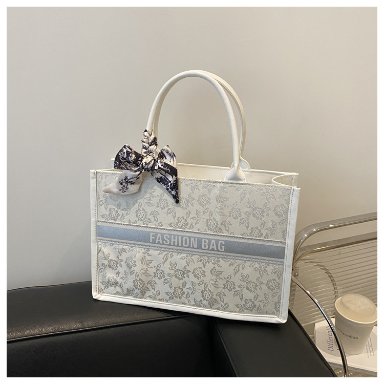 luxury designer bag 2026 New Women's Large Capacity Tote Bag, Fashion Embroidery Shoulder Underarm Purse, High-End Commuter Casual Handbag