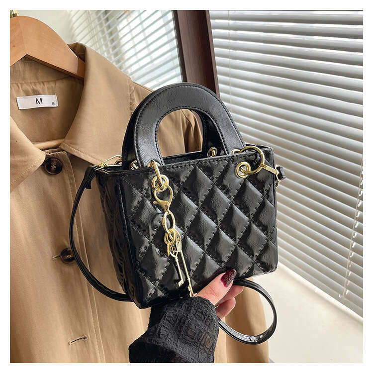 Wholesale Fashion Textured Quilted Handbag Small Square for Women Spring New Stylish Shoulder Commuter Crossbody Bag