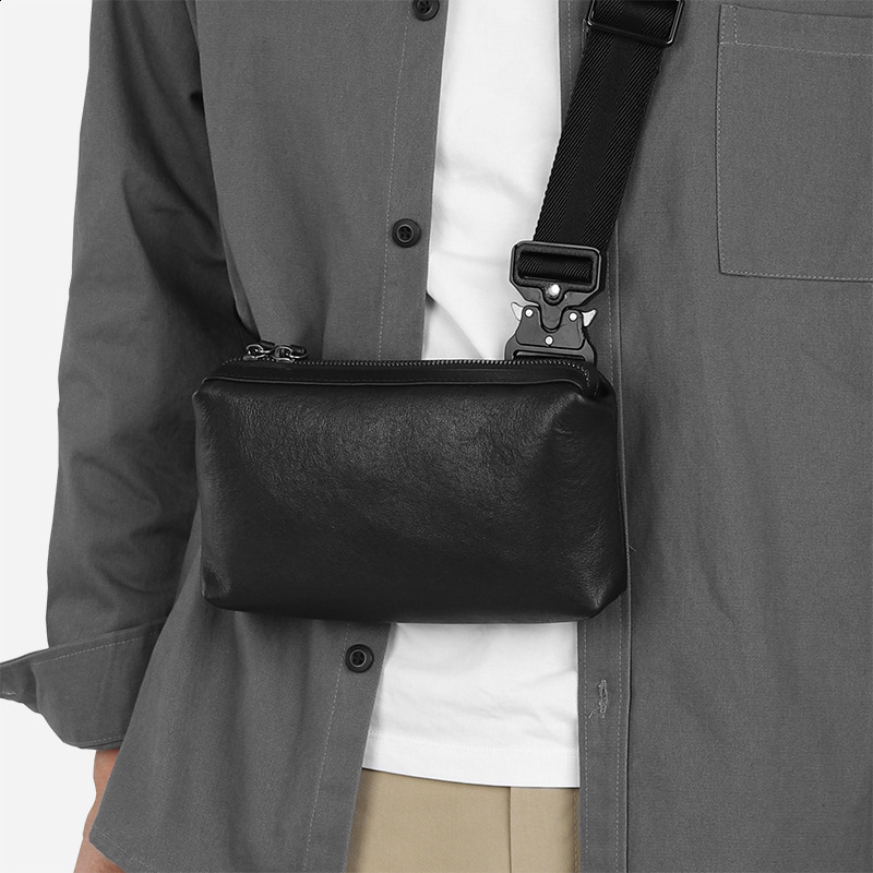 Trendy mens crossbody bag made of vegetable-tanned top-layer cowhide mens shoulder bag casual mens small chest bag 260507