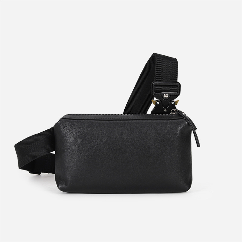 Trendy mens crossbody bag made of vegetable-tanned top-layer cowhide mens shoulder bag casual mens small chest bag 260507