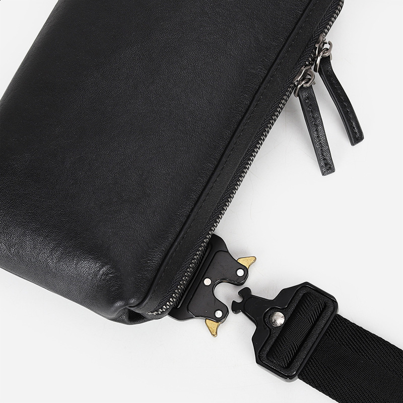 Trendy mens crossbody bag made of vegetable-tanned top-layer cowhide mens shoulder bag casual mens small chest bag 260507