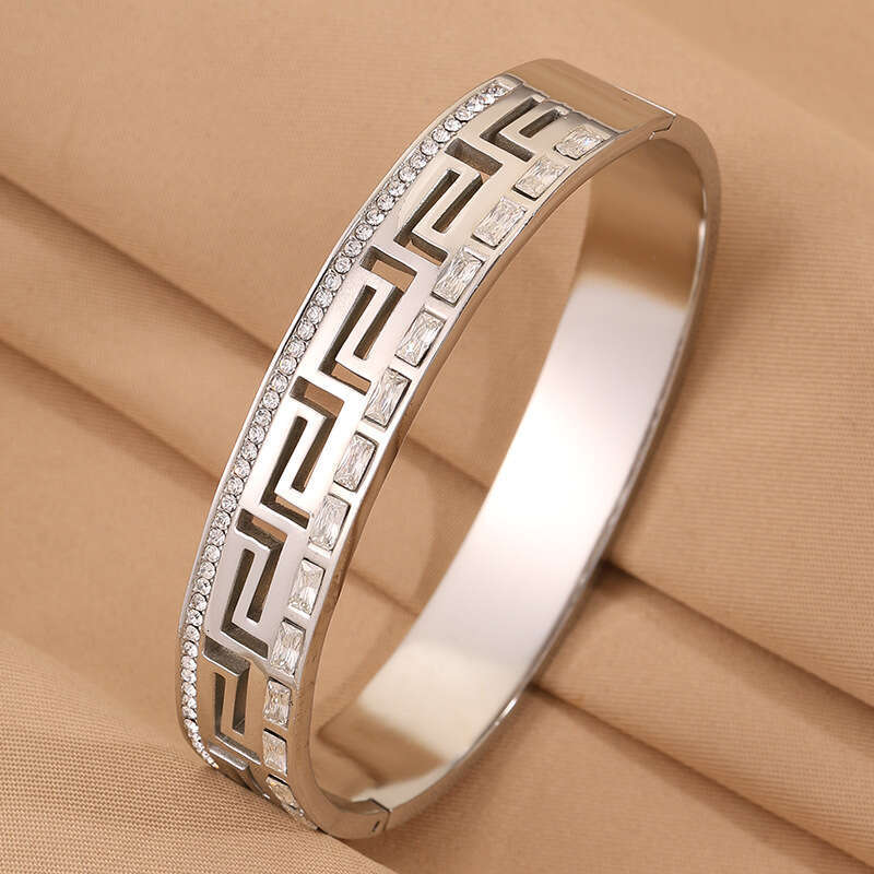 Luxury High-End Designer Jewelry Vintage Great Wall Pattern Titanium Bracelet, Non-Fading, European And American 18K Diamond-Encrusted Stainless Steel - view 5