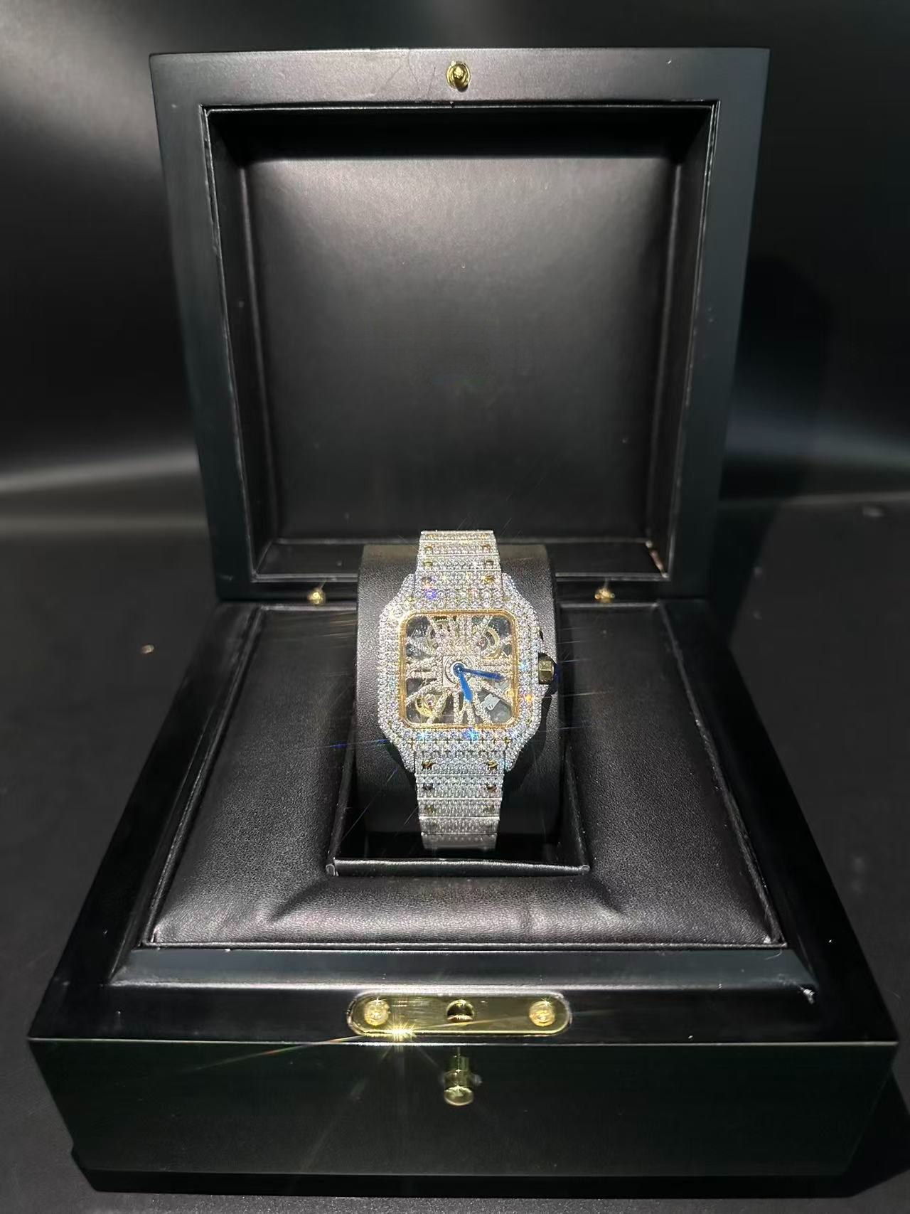 Orologio Meccanico Automatico Cavo Moissanite Progettato Da Un Abile Artigiano …