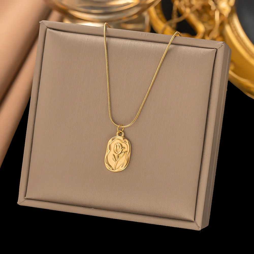 Stainl Steel Flower Pendant Necklace For Women Fashion Ladies Gold Color Clavicle Chain High Quality Jewelry Wedding Gifts X260516 - view 4