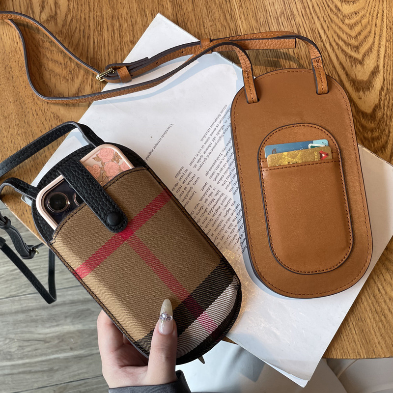 Genuine leather bag for women, new 2026 hot style, trendy and fashionable canvas crossbody small phone bag, lightweight cowhide