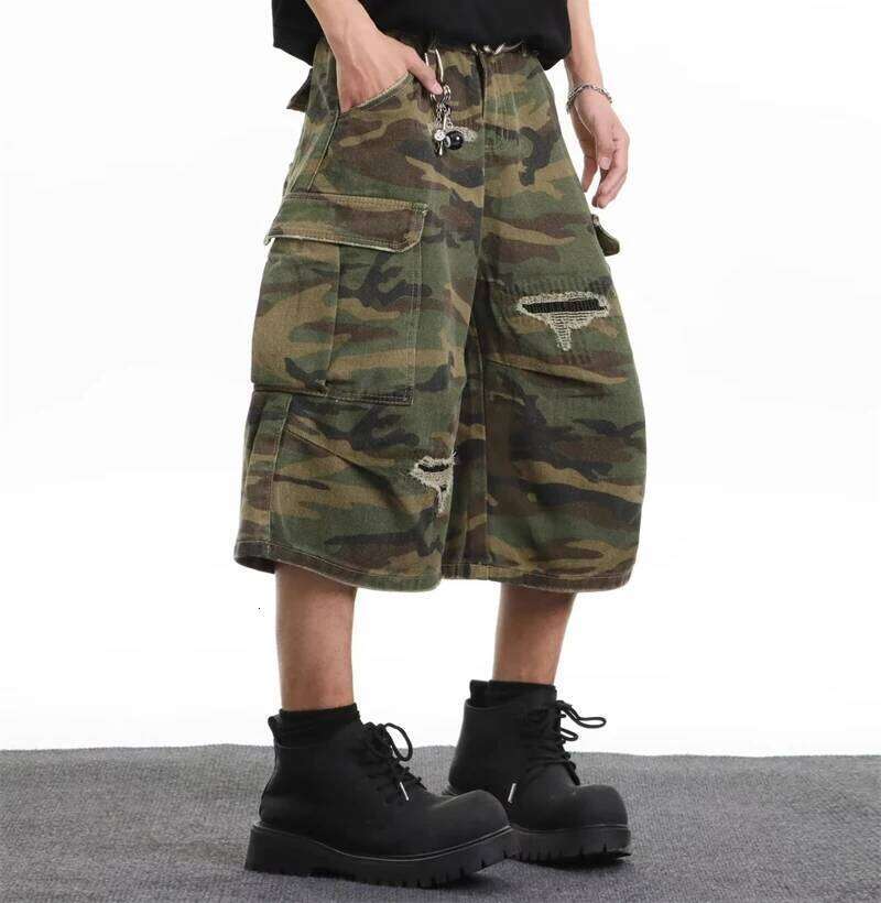 2025 Mens Camo Cargo Denim Distressed Straight Leg Casual Seven Inch Shorts Y2K Streetwear Vintage Loose Fit Summer Fashi 26Y0516